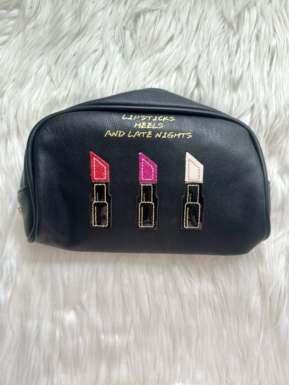 LIPSTICK TRAVEL BAG